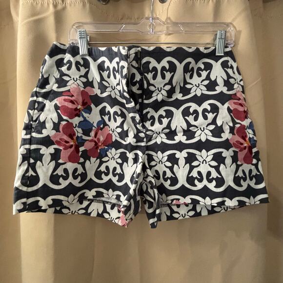 Loft size 8 LOFT Women’s Shorts Size 8 Navy White Floral Scroll Print - Picture 1 of 3